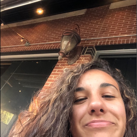 Meet your Posher, Isabella - Picture 1 of 1